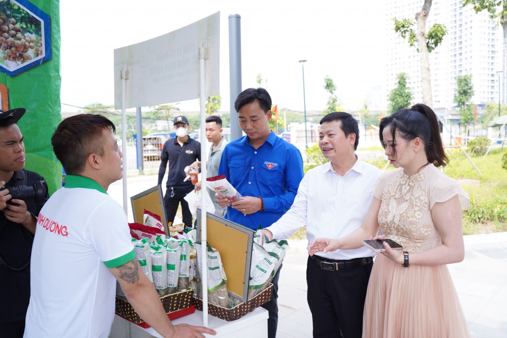 Đặc sắc các gian hàng sản phẩm OCOP của thanh niên Thủ đô Đặc sắc các gian hàng sản phẩm OCOP của thanh niên Thủ đô