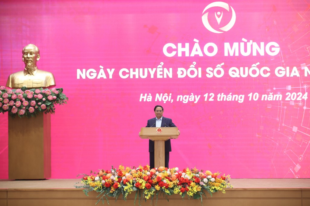 Thủ tướng vui mừng nhận thấy chuyển đổi số quốc gia, kinh tế số đạt được nhiều kết quả tích cực, có tác động, ảnh hưởng sâu rộng đến mọi mặt kinh tế, xã hội - Ảnh: VGP/Nhật Bắc