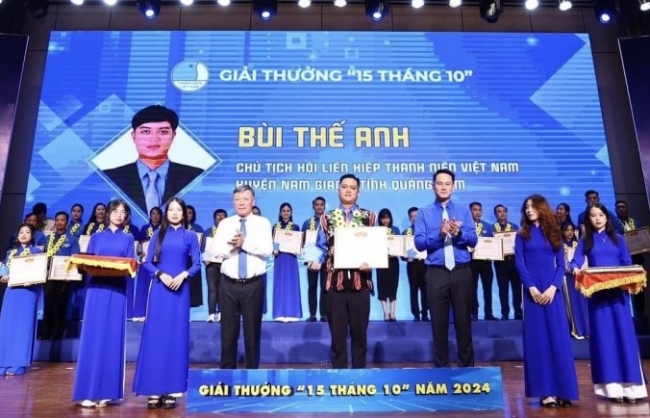 85 thủ lĩnh thanh niên được trao Giải thưởng 15 tháng 10