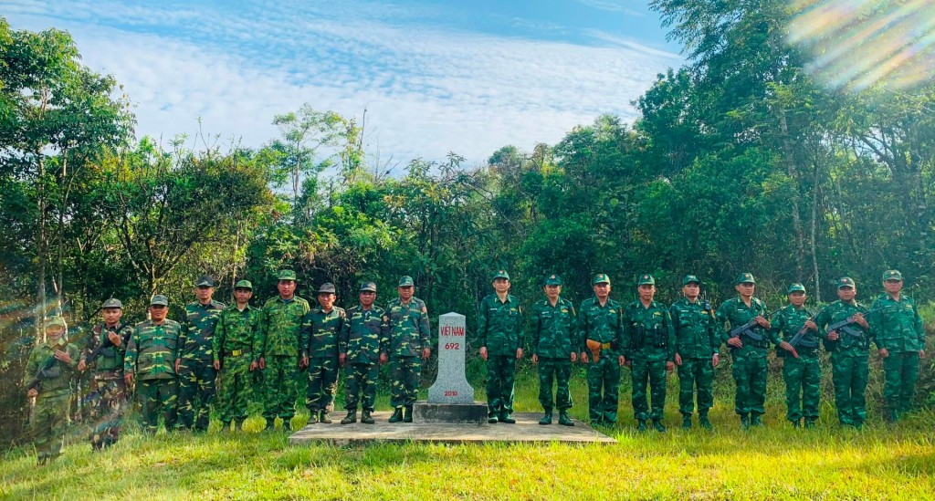 Bộ Chỉ huy BĐBP Quảng Nam (Việt Nam) và Bộ Chỉ huy Quân sự tỉnh Sê Kông (Lào) tuần tra song phương đoạn biên giới từ mốc 691 đến 702. (Ảnh: quangnam.gov.vn)