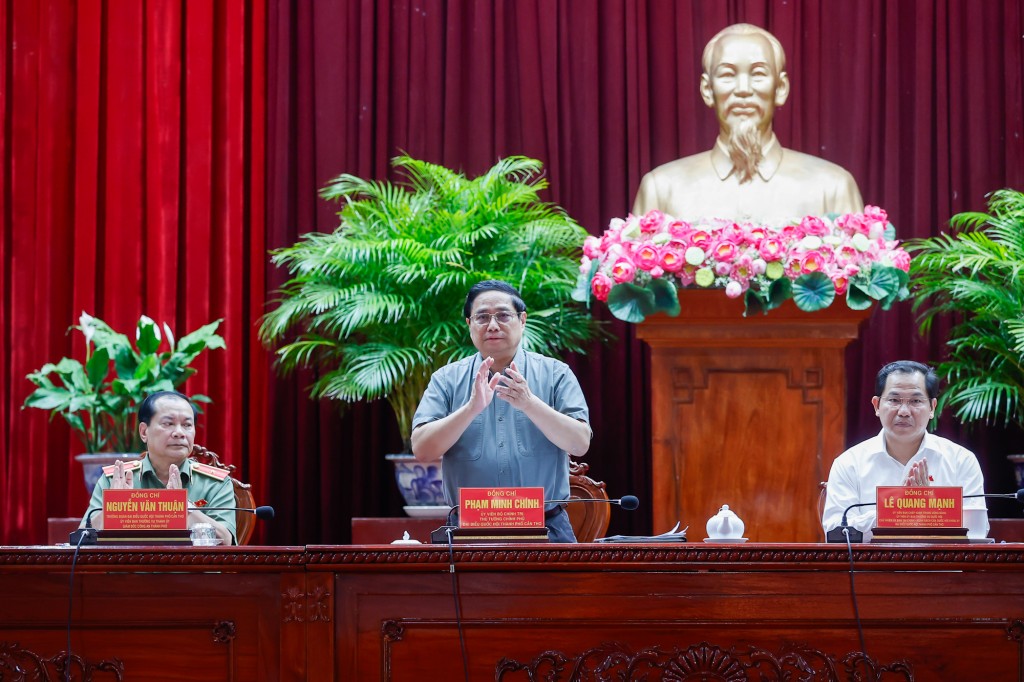 Thủ tướng Phạm Minh Chính và Đoàn đại biểu Quốc hội TP. Cần Thơ tiếp xúc với cử tri trước kỳ họp thứ 8, Quốc hội khóa XV - Ảnh: VGP/Nhật Bắc