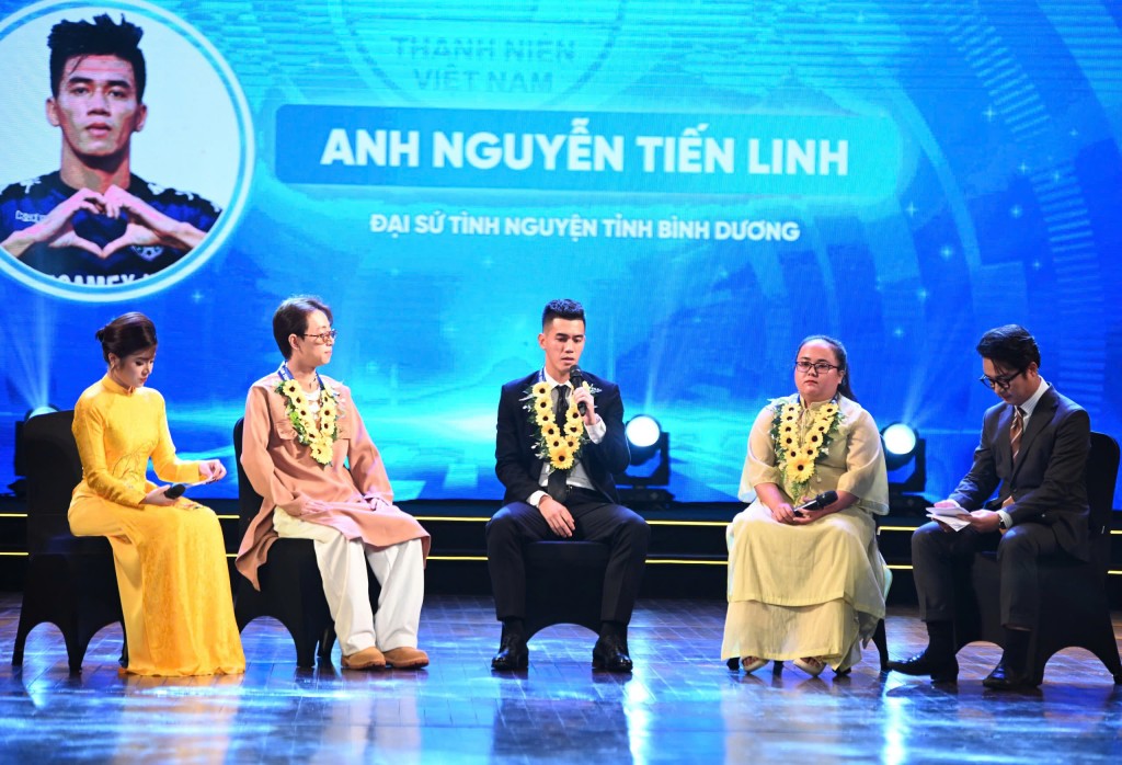 Thanh niên tiêu biểu chia sẻ tại Gala