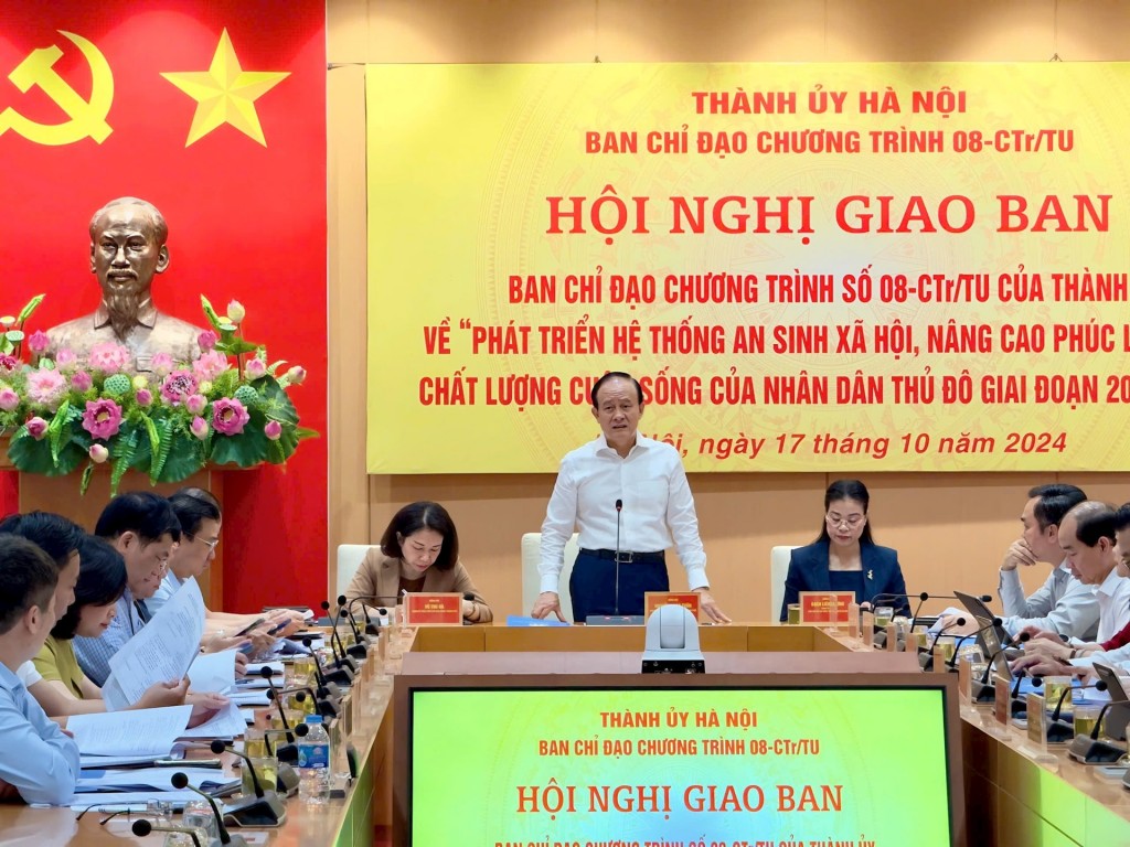 Chủ tịch HĐND TP Nguyễn Ngọc Tuấn, Trưởng ban Chỉ đạo Chương trình 08-CTr/TU phát biểu tại hội nghị