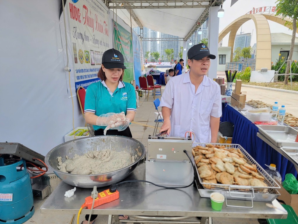 Tăng cường kết nối, tiêu thụ nông sản qua sàn thương mại điện tử