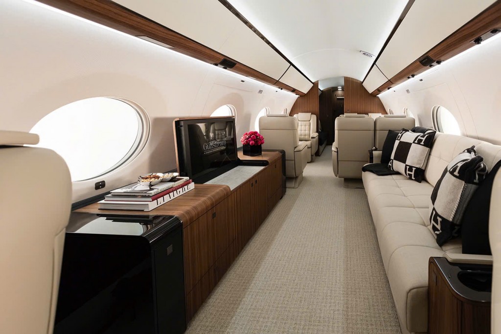 Nội thất của Gulfstream G650ER có sức chứa tối đa 17 hành khách ngồi hoặc 6 - 8 hành khách ngủ 