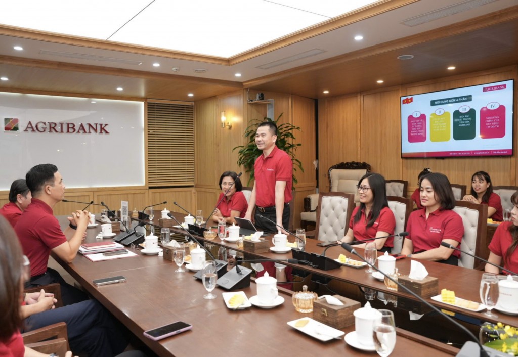 Đảng ủy Agribank tổ chức sinh hoạt chuyên đề với các cơ quan tham mưu