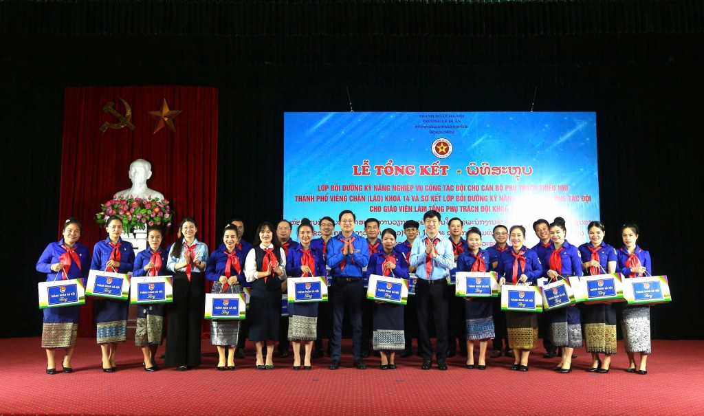 Nâng cao kỹ năng, nghiệp vụ cho đội ngũ làm công tác Đội Nâng cao kỹ năng, nghiệp vụ cho đội ngũ làm công tác Đội