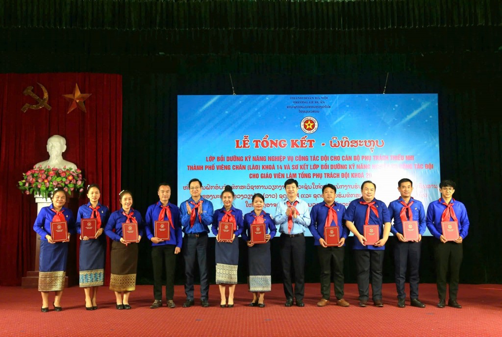 Nâng cao kỹ năng, nghiệp vụ cho đội ngũ làm công tác Đội Nâng cao kỹ năng, nghiệp vụ cho đội ngũ làm công tác Đội