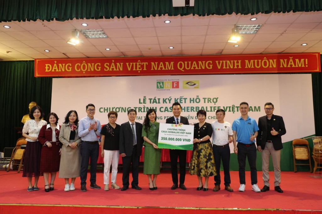 Herbalife Việt Nam cải thiện dinh dưỡng mỗi ngày cho hơn 2.000 trẻ em và người cao tuổi