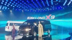 Kim Long Motor ra mắt mẫu xe minibus KimLong X9