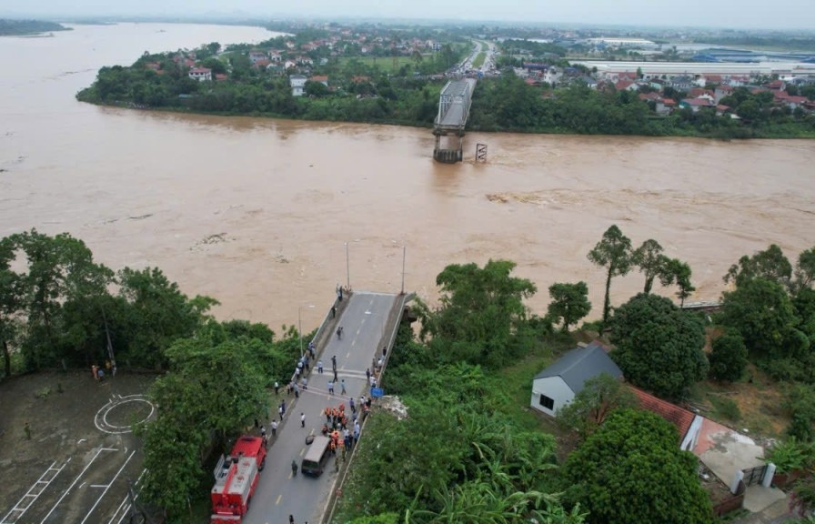 Phấn đấu đưa cầu Phong Châu mới vào khai thác trong năm 2025