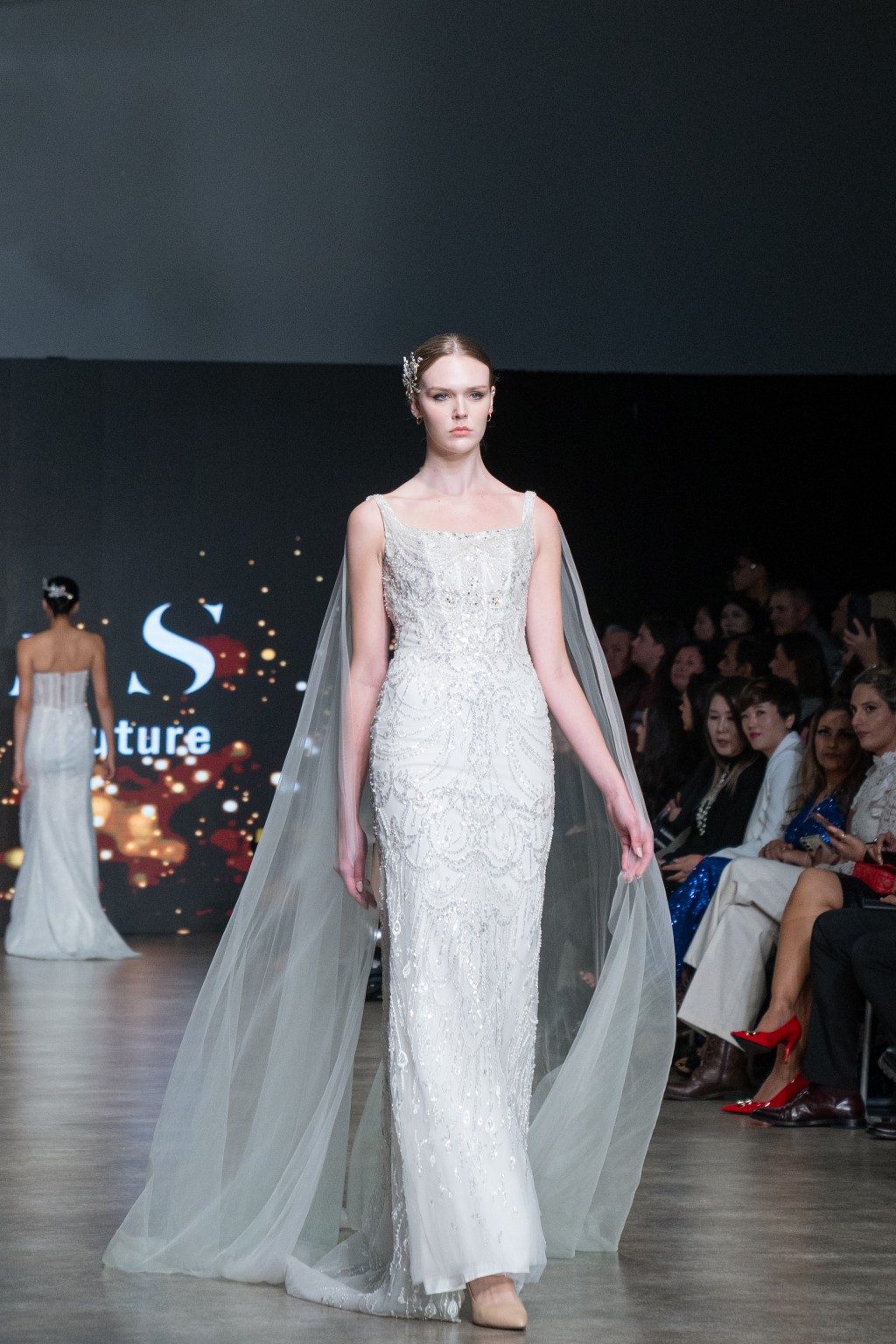 NTK Trần Phương Hoa ra mắt bộ sưu tập mới tại Vancouver Fashion Week