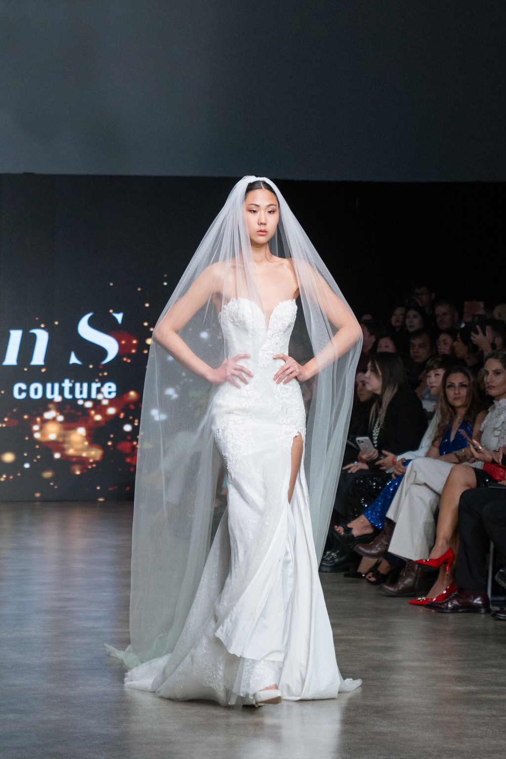 NTK Trần Phương Hoa ra mắt bộ sưu tập mới tại Vancouver Fashion Week