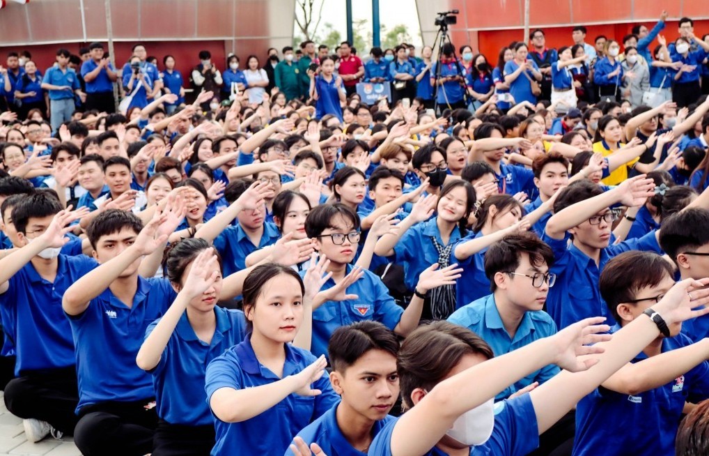 Sôi nổi chào mừng Đại hội Hội LHTN Việt Nam TP Hồ Chí Minh