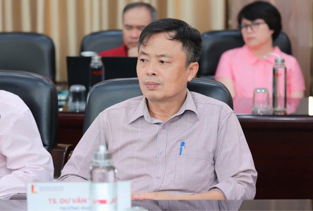   TS. Dư Văn Toán, Viện Khoa học Môi trường, Biển và Hải đảo, Bộ Tài nguyên và Môi trường