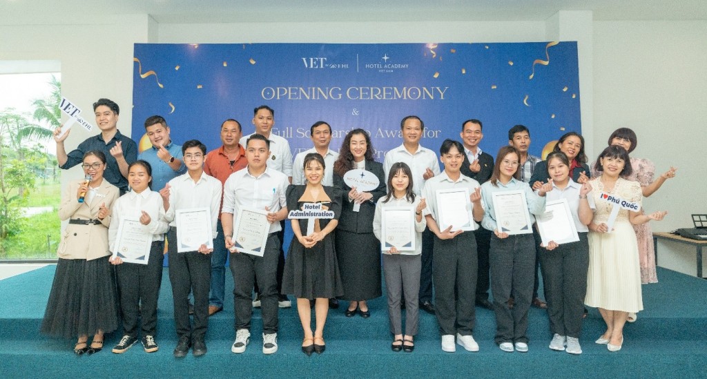 Tại Hotel Academy Việt Nam chính là cánh cửa mở ra con đường học nghề chuẩn quốc tế dành cho những bạn trẻ trẻ đam mê ngành du lịch và khách sạn