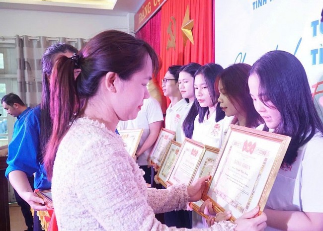 Góp sức trẻ cho Tuần lễ Festival nghệ thuật Quốc tế Huế 2024