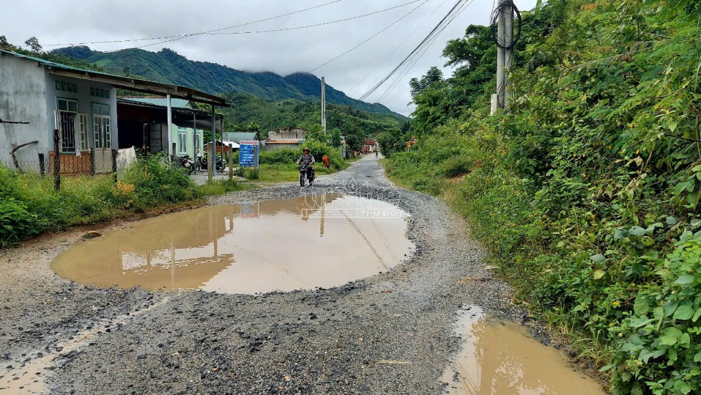 Kon Tum: Những con đường xuống cấp trầm trọng 