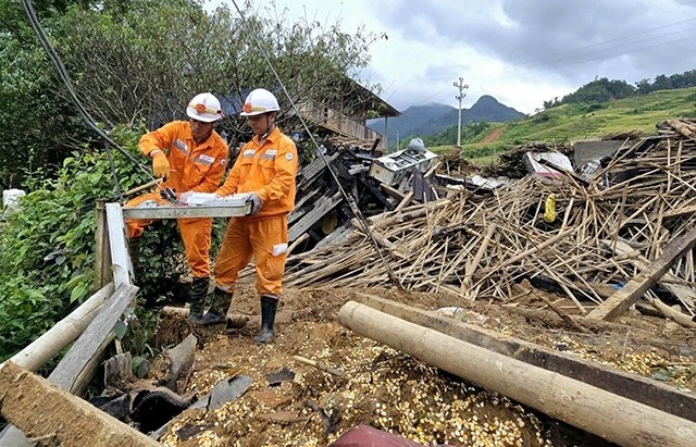 Bài 3: Đẩy nhanh chuyển đổi số