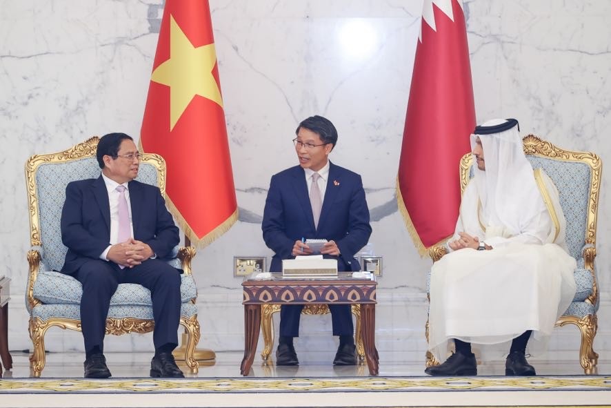 Cùng thống nhất quan hệ Việt Nam-Qatar đã bước vào một giai đoạn mới sâu sắc và toàn diện hơn, để đáp ứng nhu cầu và khai thác tiềm năng hợp tác giữa hai nước, hai Thủ tướng đã trao đổi và nhất trí sớm nâng quan hệ song phương lên tầm cao mới - Ảhh: VGP/Nhật Bắc