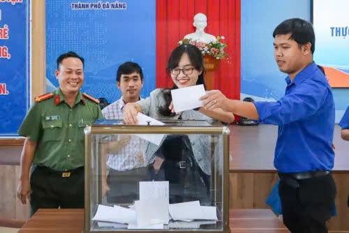 Ban chấp hành Thành đoàn Đà Nẵng khóa XIX bầu kiện toàn chức danh Bí thư Thành đoàn 