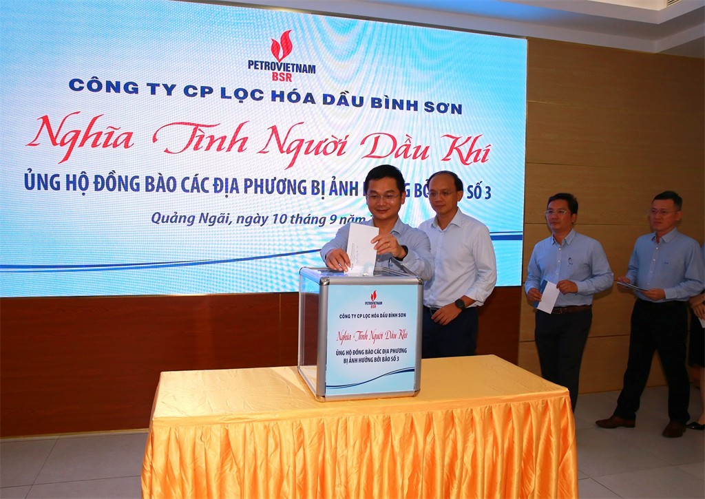 Các tổ chức chính trị - đoàn thể BSR thực hiện quyên góp ủng hộ đồng bào bị ảnh hưởng bởi cơn bão số 3