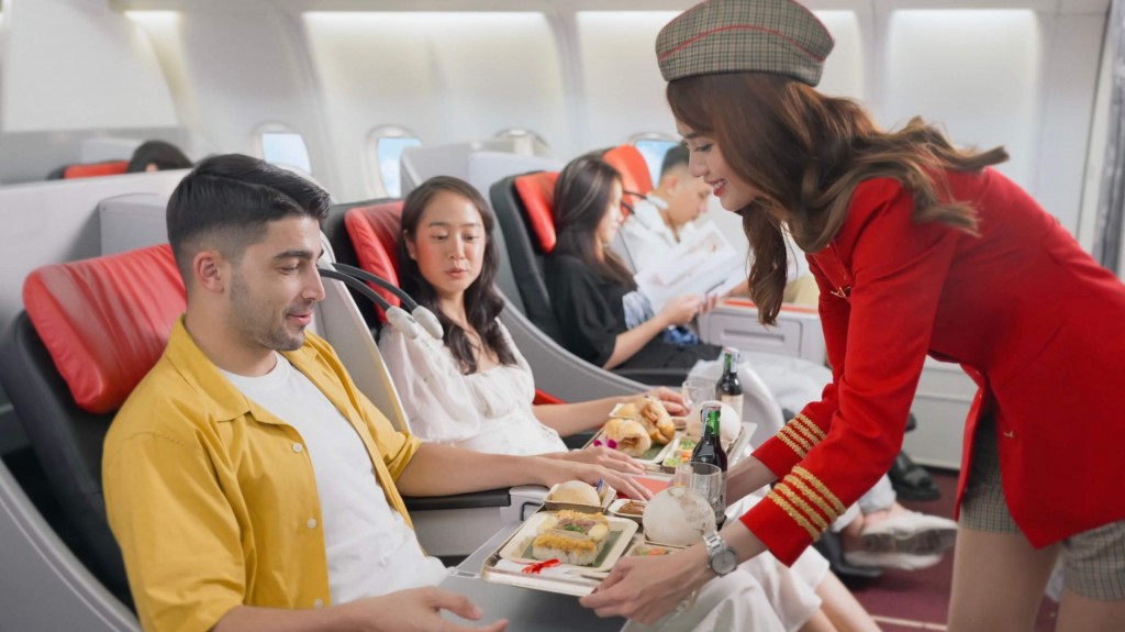 Vietjet xây dựng môi trường làm việc thân thiện, tích cực, đa phúc lợi cho gần 8.000 nhân viên. Ảnh: N.T