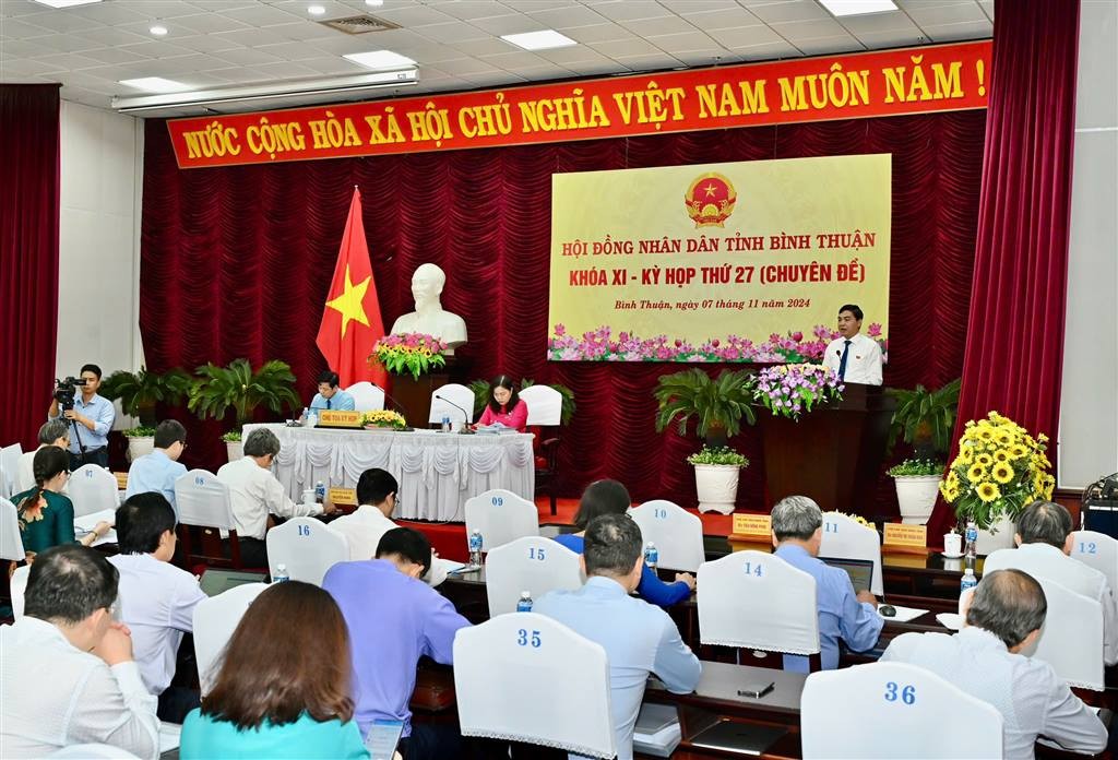 Khai mạc kỳ họp thứ 27 HĐND tỉnh Bình Thuận khóa XI, nhiệm kỳ 2021 – 2026 (Ảnh binhthuan.gov)