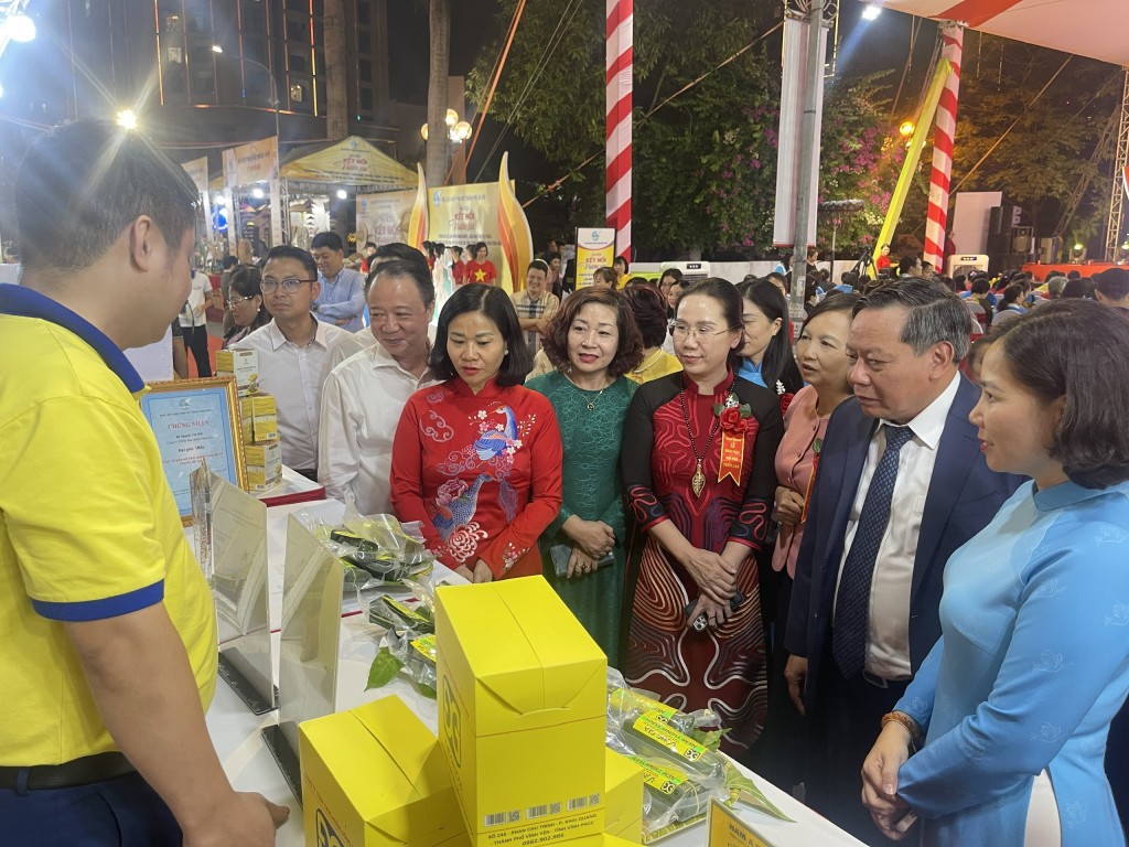 Hơn 70 gian hàng sáng tạo tham gia Hà Nội kết nối vươn xa