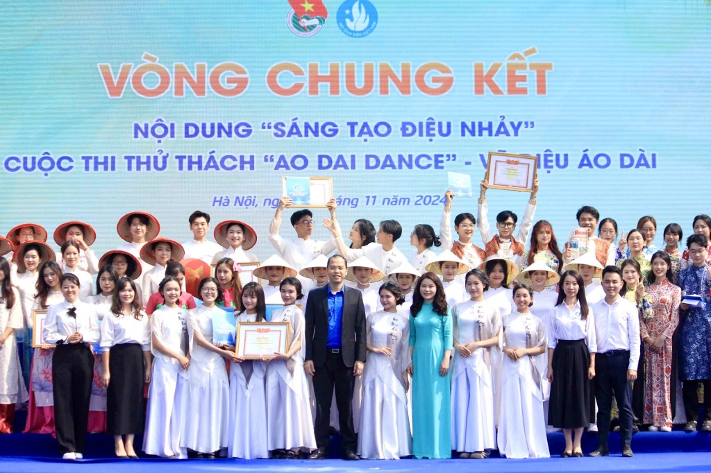 Thanh niên tiên phong, tích cực, gìn giữ, phát huy giá trị văn hoá