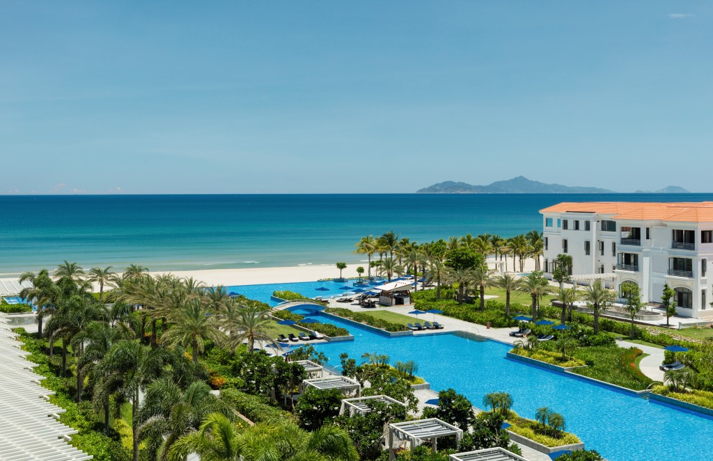 Trở về những năm 90 và du hành trên chuyến tàu năm mới cùng Sheraton Grand Danang Resort & Convention Center