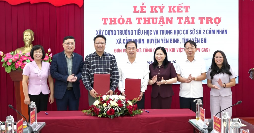 Tổng Công ty Khí Việt Nam ký kết hỗ trợ xây dựng Trường TH&THCS số 2 Cảm Nhân với UBND huyện Yên Bình, tỉnh Yên Bái