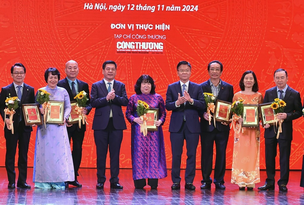 Khơi dậy tinh thần yêu nước, lòng tự hào dân tộc