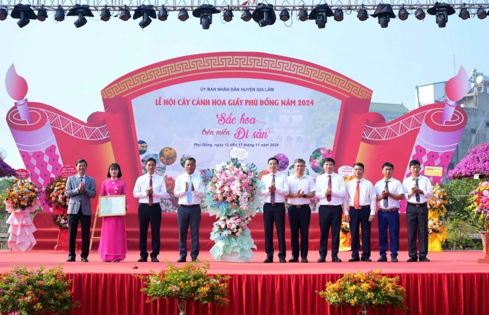Độc đáo “Sắc hoa trên miền di sản”