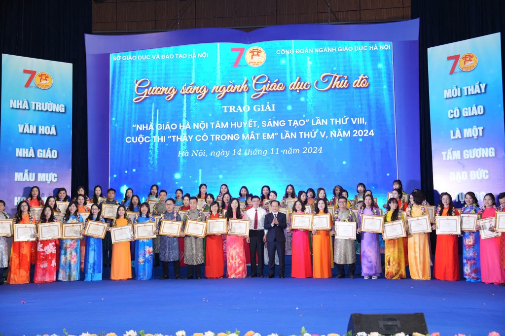 Nhấn vào ảnh để phóng to Hà Nội vinh danh 196 nhà giáo tâm huyết, sáng tạo lần thứ VIII