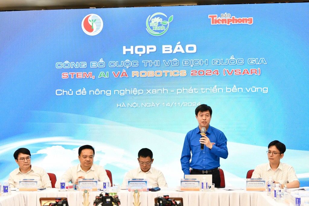 Anh Lê Hải Long chia sẻ tại buổi họp báo