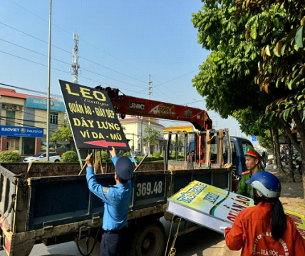 Lực lượng Ban Chỉ đạo 197 huyện Phúc Thọ kiểm tra, xử lý vi phạm TTĐT, TTCC