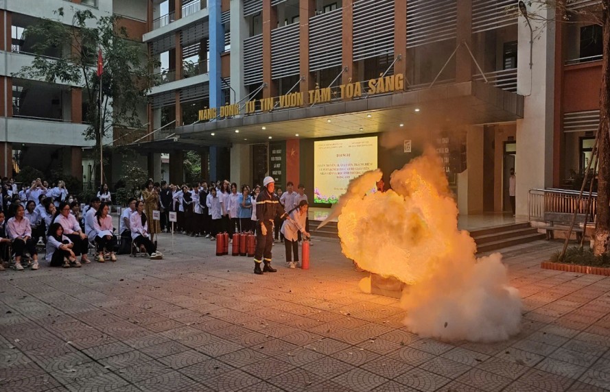 Tuyên truyền kỹ năng phòng cháy chữa cháy cho học sinh Hà Nội