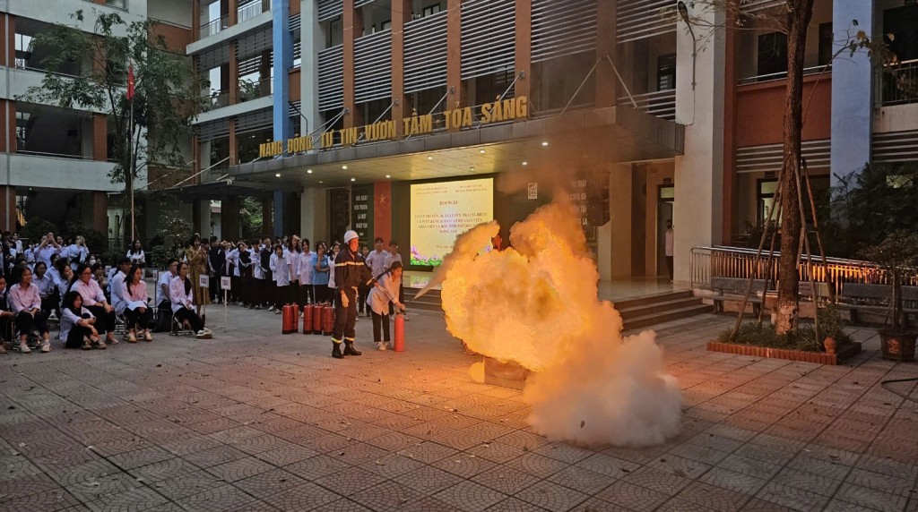 Tuyên truyền kỹ năng phòng cháy chữa cháy cho học sinh Hà Nội