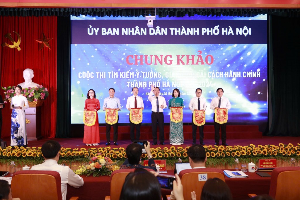 Khuyến khích sự sáng tạo của cán bộ trong cải cách hành chính