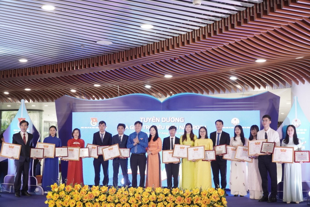 Đà Nẵng: Tuyên dương 39 nhà giáo trẻ tiêu biểu