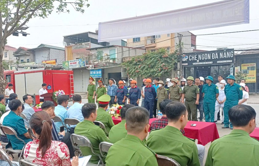 Trao quyết định và công bố “Tổ liên gia an toàn PCCC"