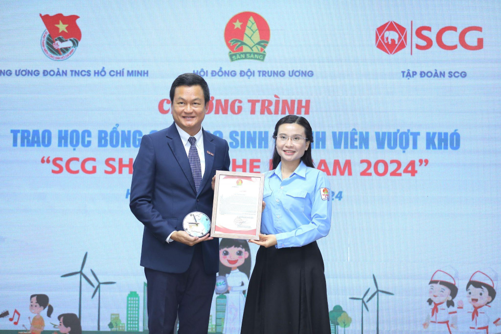 Trung ương Đoàn TNCS Hồ Chí Minh tự hào cùng tập đoàn SCG đưa ra học bổng Sharing the Dream không chỉ có ý nghĩa về vật chất mà còn có ý nghĩa to lớn về tinh thần, hỗ trợ, động viên cho các em trong quá trình học tập