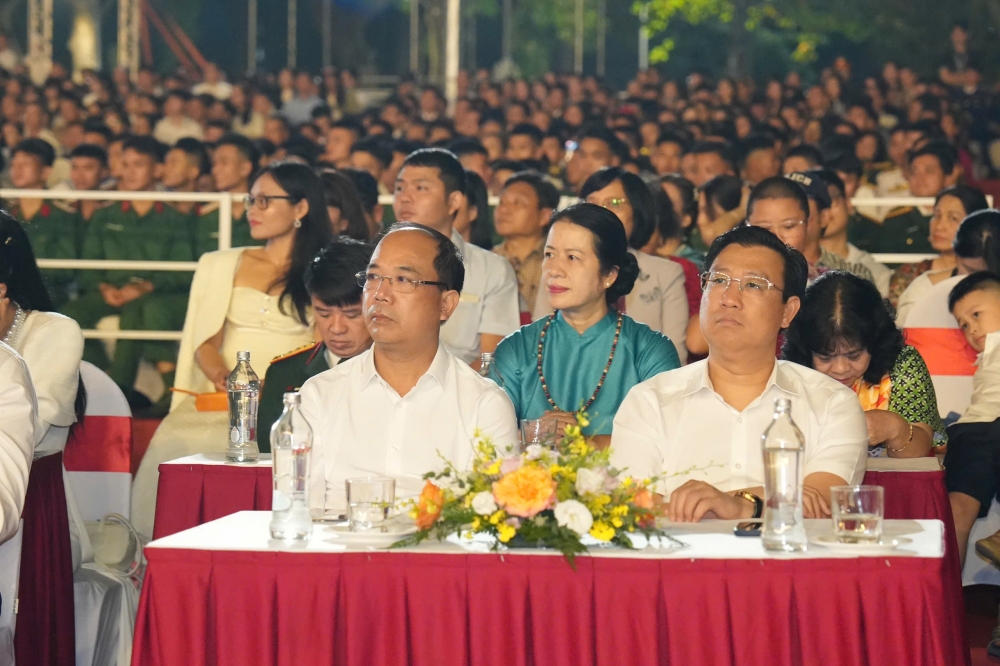 Hùng tráng bài ca “Cùng nhau giữ nước”