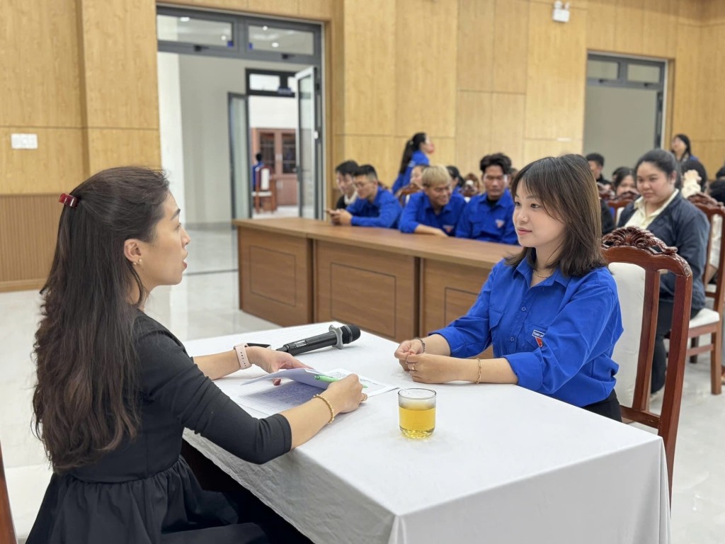 Các tình nguyện viên nguyện viên đáp ứng các tiêu chí như sức khoẻ, ngoại hình, kỹ năng, trình độ, am hiểu kiến thức địa phương để thực hiện nhiệm vụ