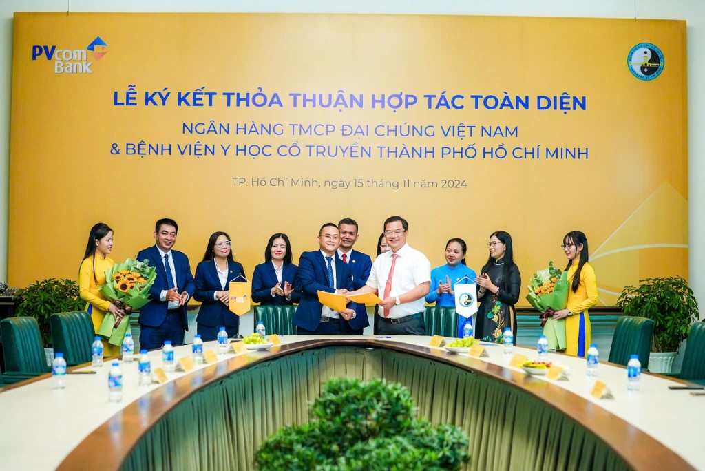   Hai bên hướng tới xây dựng hệ thống y tế thông minh và không tiền mặt, đáp ứng nhu cầu ngày càng cao của người dân