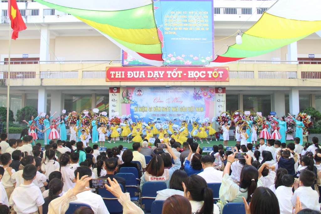 Trường Tiểu học Xuân Phương: Hân hoan ngày “Tết thầy”