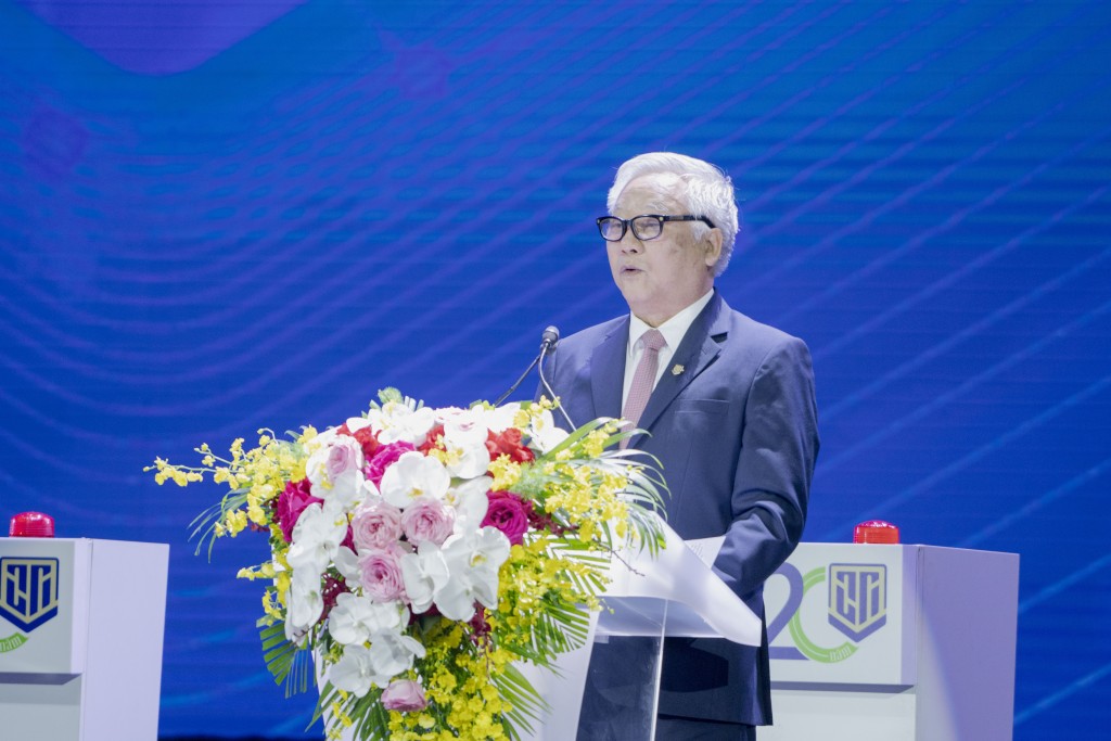 Ông Đào Ngọc Thanh - Chủ tịch Hội đồng chiến lược TCT VINACONEX, Chủ tịch Hội đồng thành viên Hệ thống giáo dục Lý Thái Tổ phát biểu chúc mừng sinh nhật Hệ thống Ông Đào Ngọc Thanh - Chủ tịch Hội đồng chiến lược TCT VINACONEX, Chủ tịch Hội đồng thành viên Hệ thống giáo dục Lý Thái Tổ phát biểu chúc mừng sinh nhật Hệ thống