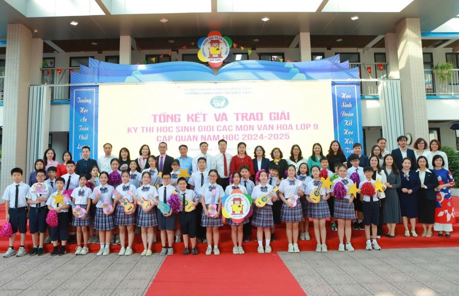 Trao giải kỳ thi học sinh giỏi các môn văn hóa quận Ba Đình