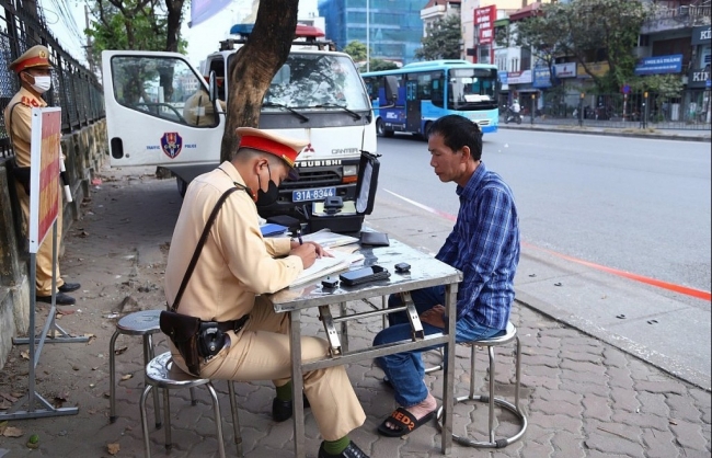 Kiểm tra toàn diện hoạt động kinh doanh vận tải dịp cuối năm